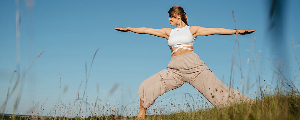 Mujer haciendo equilibrio